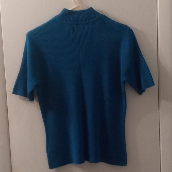 Worthington essentials Ladies Blue sweater top short sleeve size Medium - Picture 2 of 4